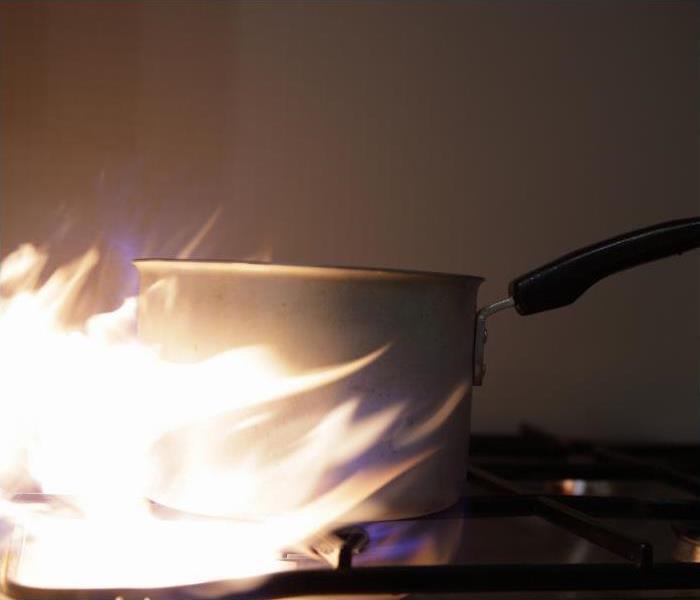 Small grease fire in Atlanta kitchen